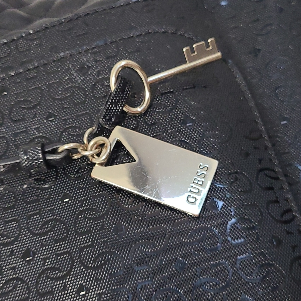 GUESS Tote bag. - Picture 3 of 8